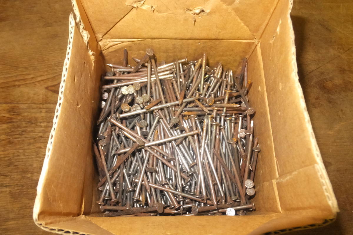 ▲ろ-953 丸釘 未使用 鉄製 入数不明 総重量4kg 激安!! 1本あたり長さ6.5cm N65F拍卖