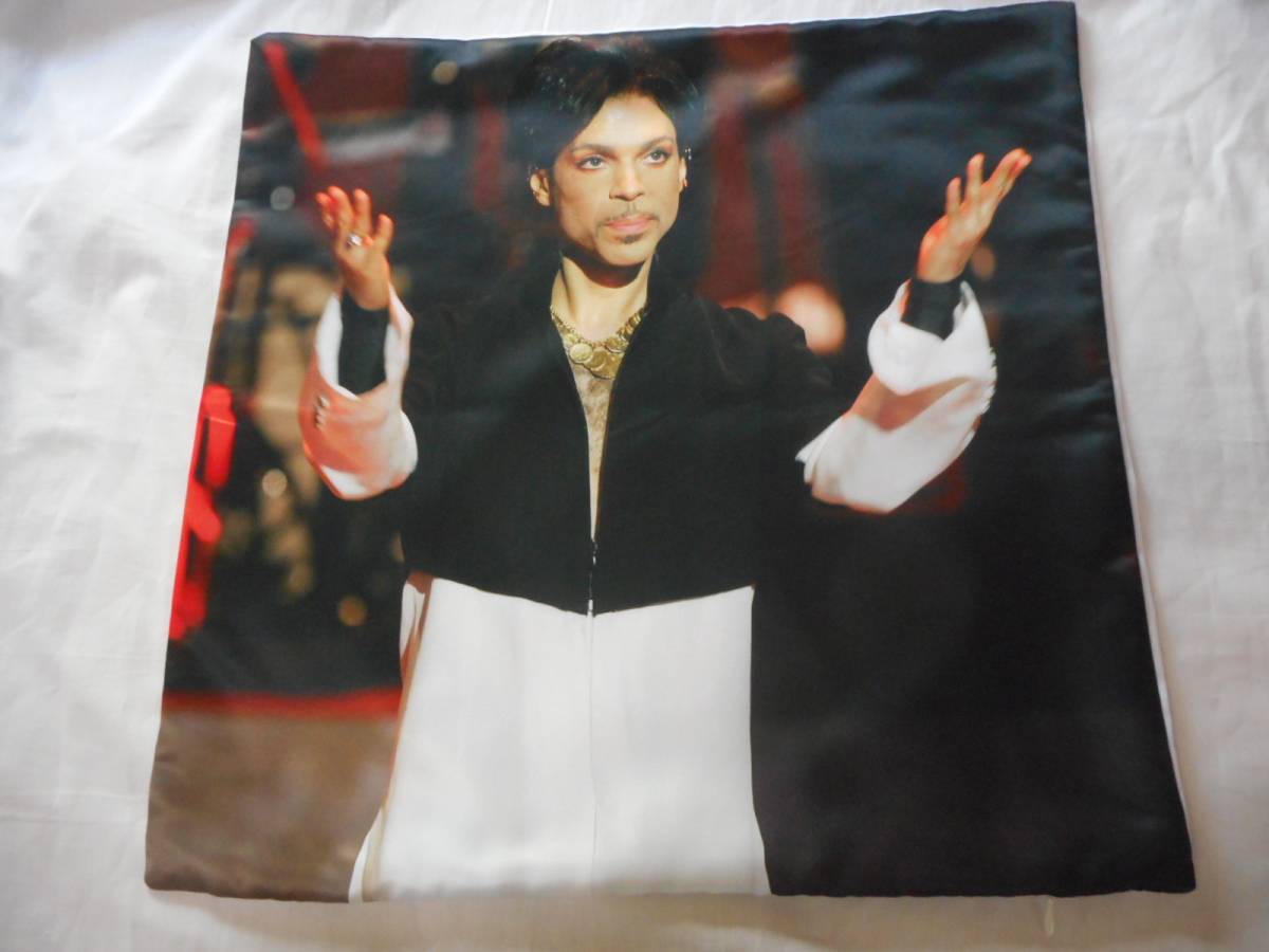 PRINCE プリンス クッションカバー 両手をひろげるポーズ拍卖