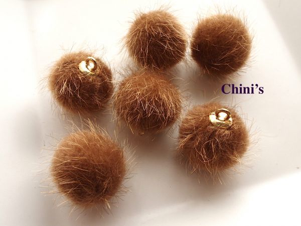 即決☆1個 ふわふわフェイク ミンクファー チャーム ピアスにオススメ!拍卖