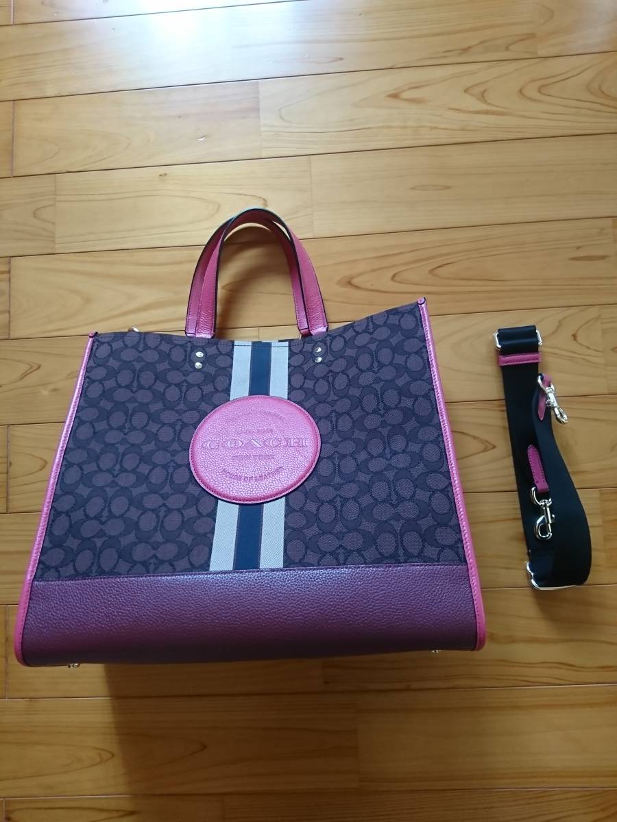 ■コーチ COACH OUTLET コーチアプトレット デンプシー トート 40 シグネチャー ジャカード ウィズ ストライプ アンド コーチ パッチ拍卖