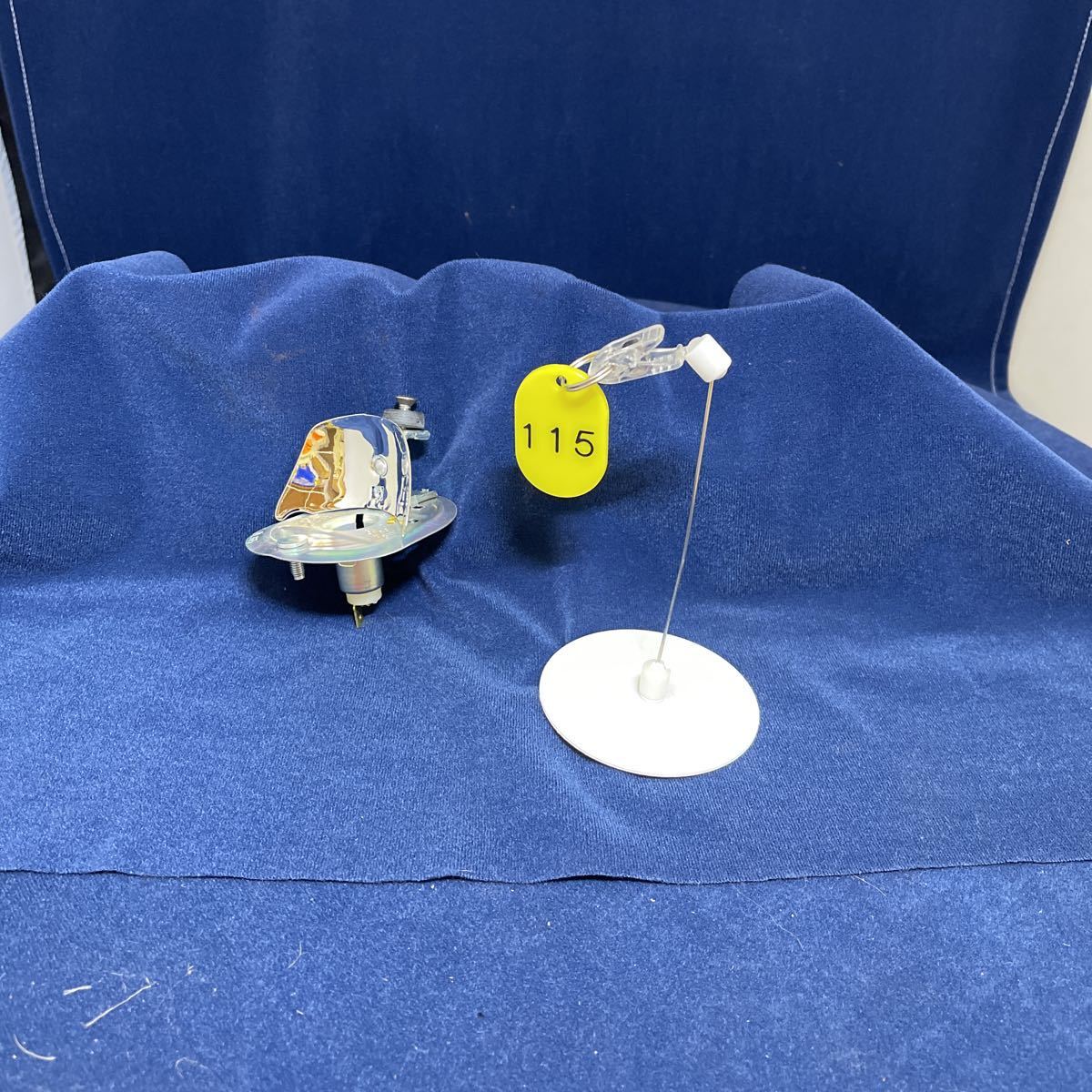 空冷フォルクスワーゲン純正HELLA T-1フロントフラッシャーバルブホルダーNo.115拍卖