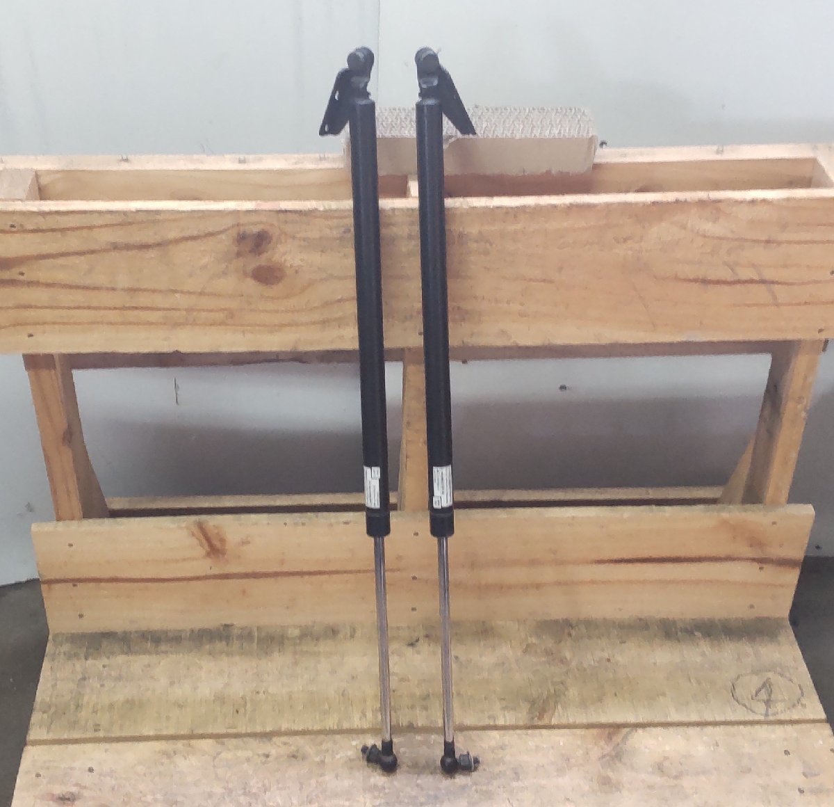 左右 右 左 リアダンパー ダイハツ タント CTM RS L350S 平成18年式 15077 0002 2AF13 DX71 2AF13 DX73 68950-B2140 68960-B2070 中古拍卖