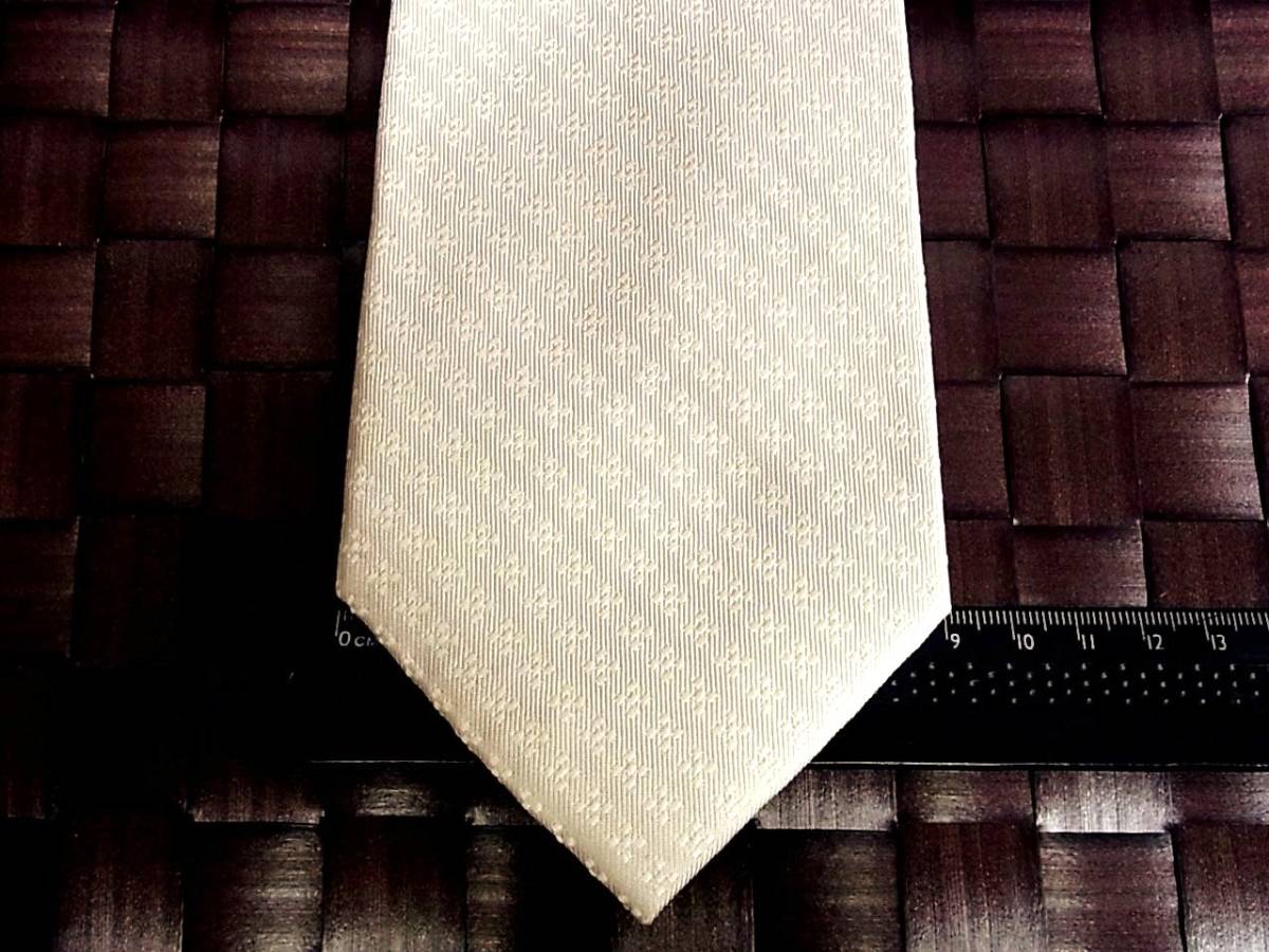 【良品】y7893☆【フォーマル白】SAVOLAのネクタイ☆拍卖