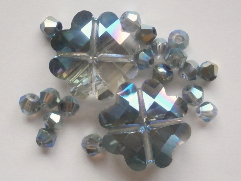 ガラスビーズ★クローバ★モスグリーン系★E拍卖