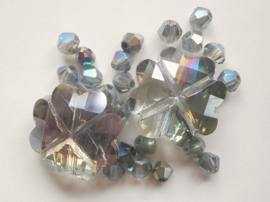 ガラスビーズ★クローバ★モスグリーン系★5拍卖