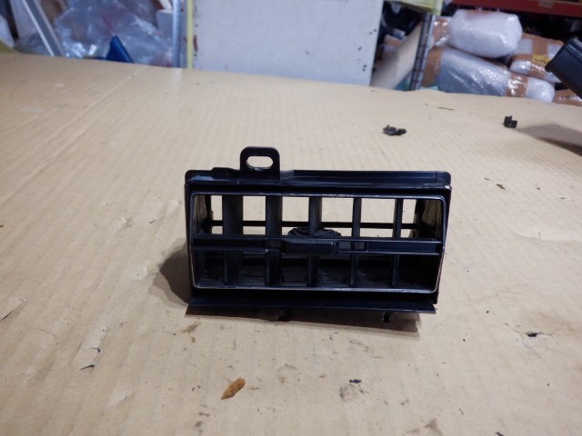 ベンツ 560SEL W126 左ハンドル 純正 インパネ 左下 ベンチレーター 42684/b1拍卖