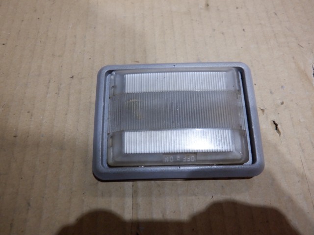 デリカ スペースギア PD6W 純正 センター ルームランプ 42713/b1拍卖