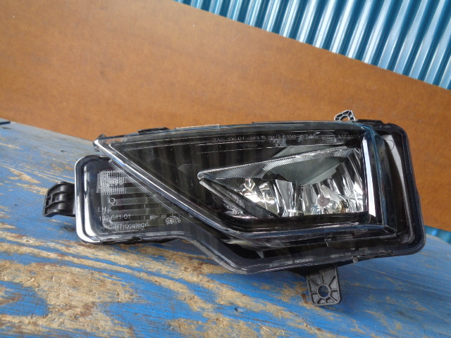 AZ81 VW ゴルフ オールトラック フォグランプ 左 510941661D拍卖