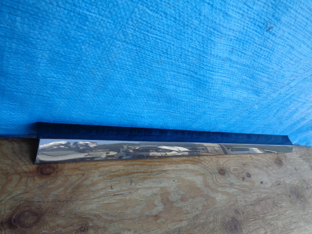 AZ240 BMW G01 G02 X3 X4 フロント 右 ドアモール 黒 51138064796拍卖