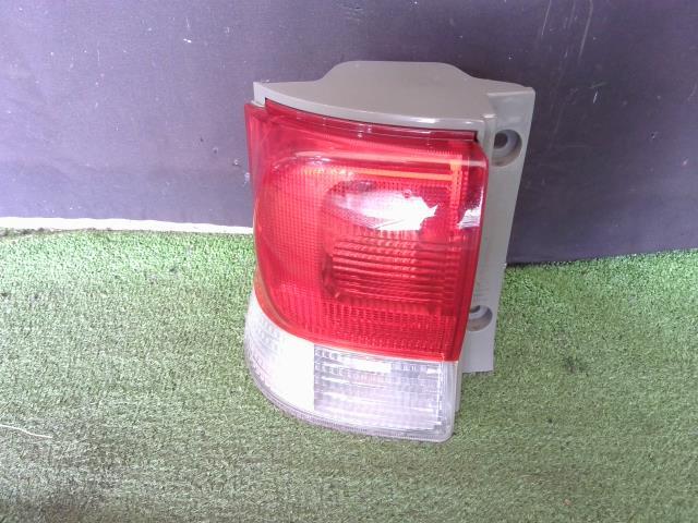 タント DBA-L375S 左テールランプ D066 81560-B2240拍卖