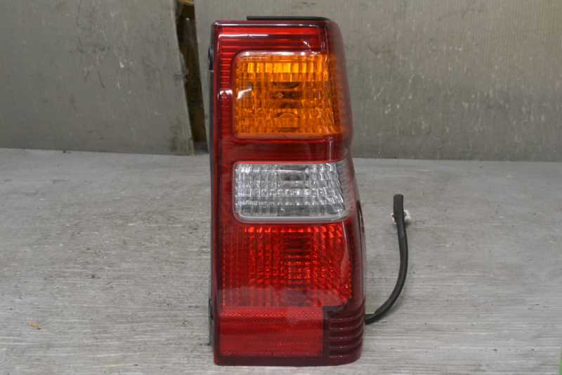 パジェロミニ リンクス Z 前期(H53A H58A) 純正 IMASEN 破損無 取付OK 動作保証 右 テールランプ テールライト R234 k071586拍卖