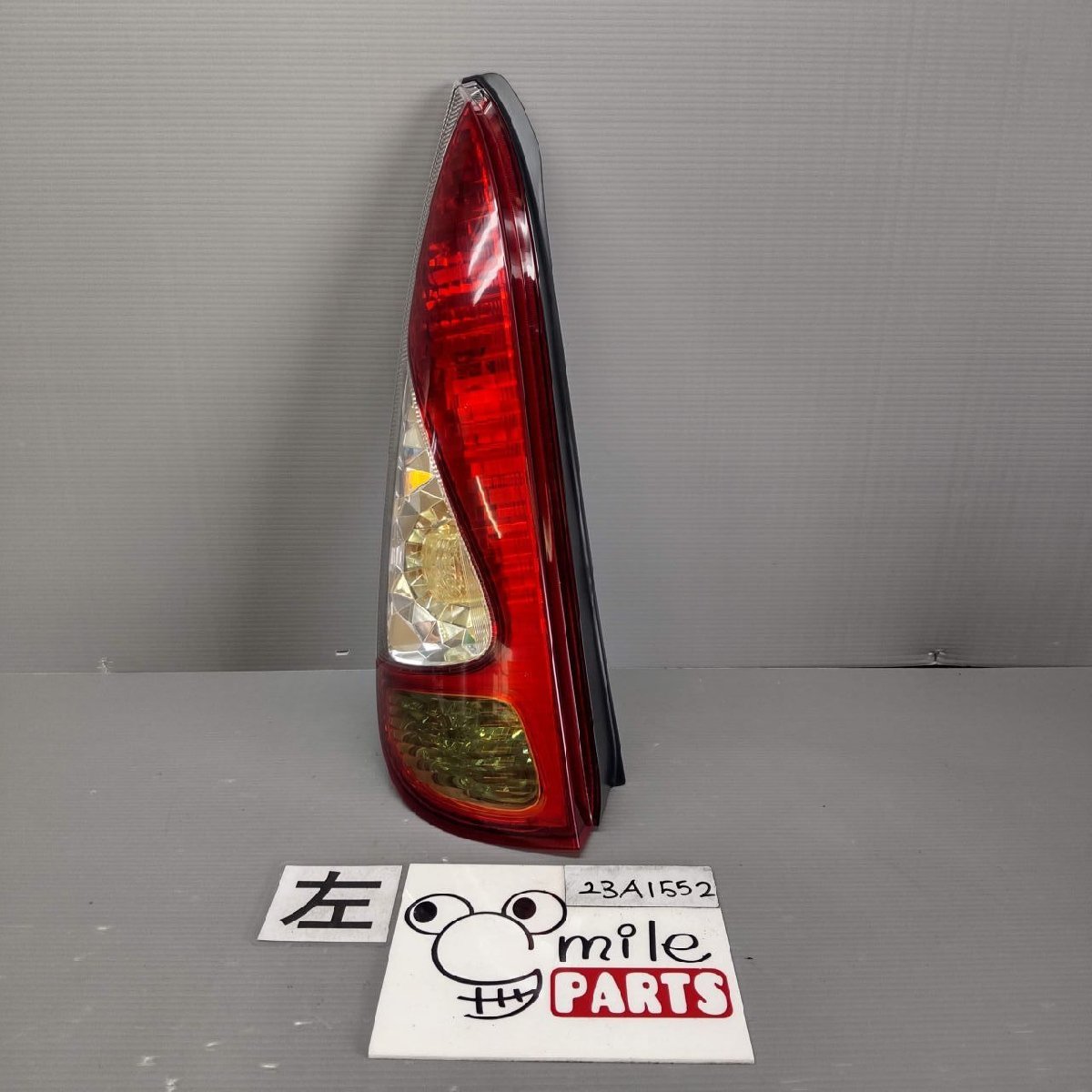 NCP20 ファンカーゴ 純正 左テールランプ 1C3-6-4/23A1552*同梱不可拍卖