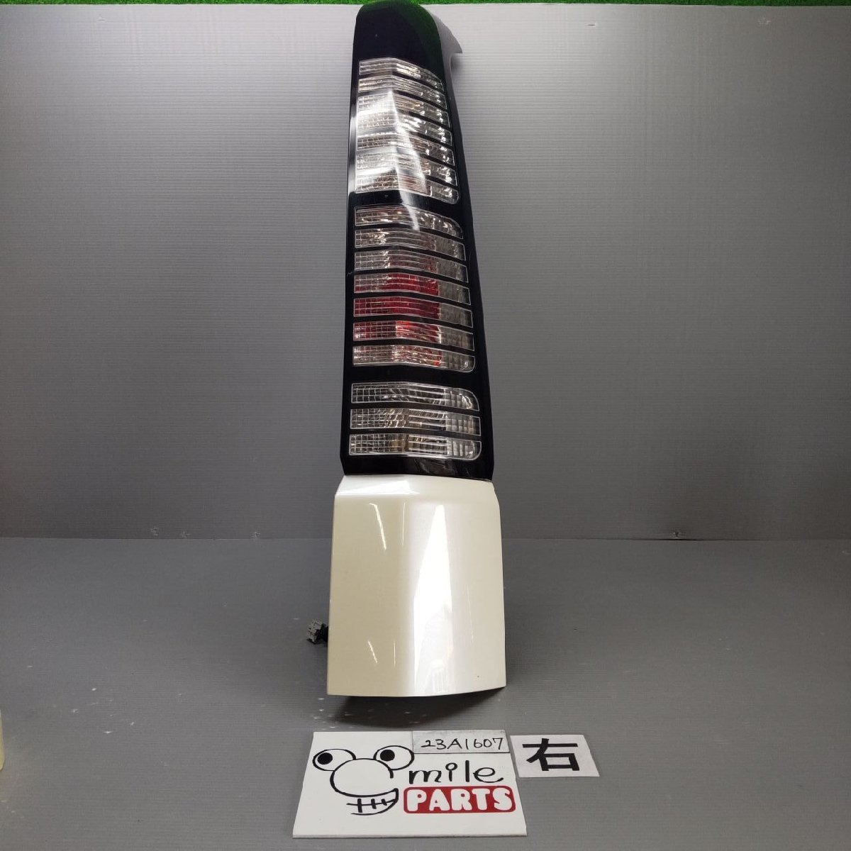 RF6 ステップワゴン 純正 右テールライト(スパーダ)1C5-6-6/23A1607*同梱不可拍卖