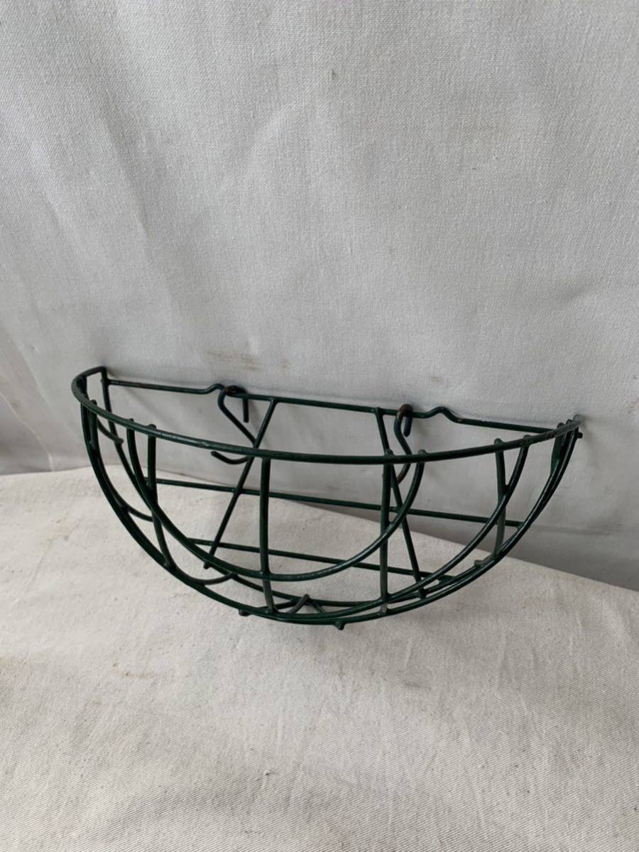 半月型壁掛けアイアンメッシュ インダストリアル古道具アンティークビンテージ工業系インテリアディスプレイ店舗什器小物入れ園芸用品雑貨拍卖