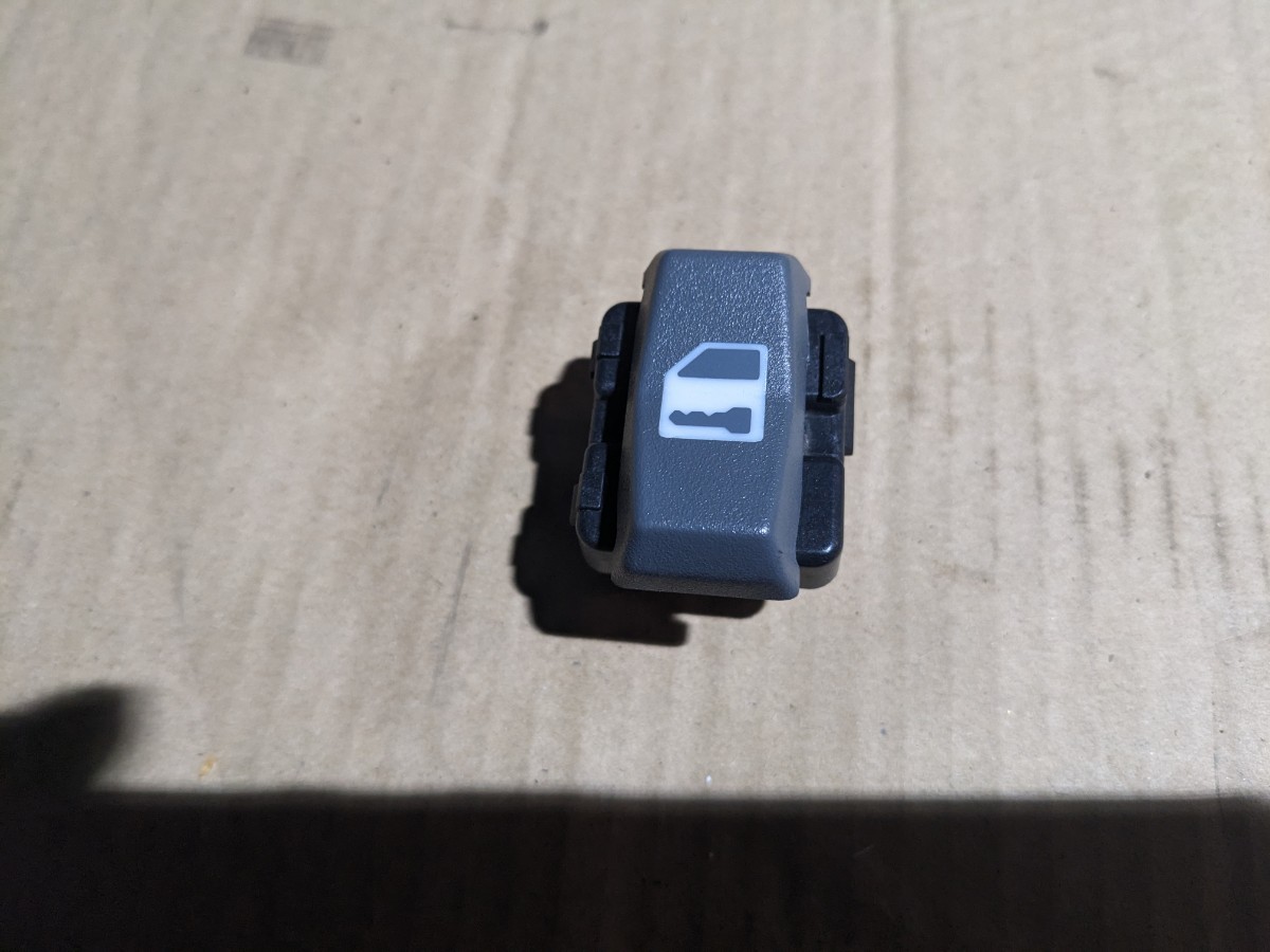 アストロ サファリ ドアロックスイッチ 96-拍卖