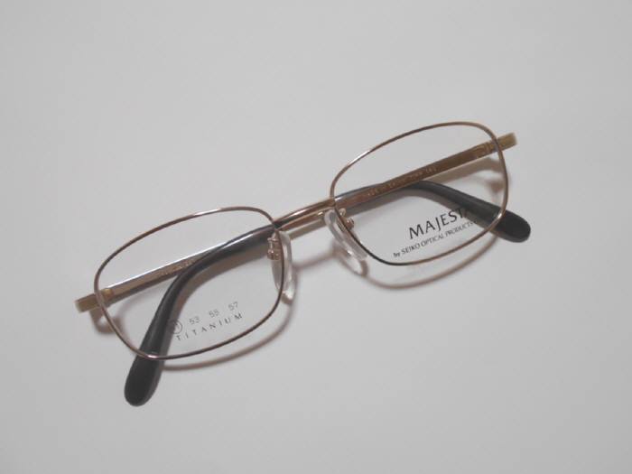 店内展示品・正規品/セイコーのMAJESTAマジェスタ SJ-7110/チタン製/紳士用拍卖