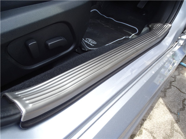 売り切りスバル レヴォーグ VM4 VMG 室内ドアスカッフプレート 上段ステンレス 左右 純正 スカッフかんたん貼り付けサイドエアロチューン拍卖