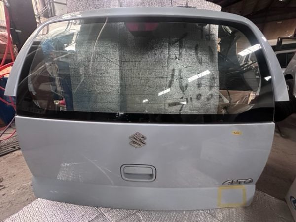 スズキ SUZUKI アルト ALTO HA24S 純正 リア リヤ ゲート バックドア 水色 青 ブルー系 凹みアリ 36680-72J30 No.3261拍卖