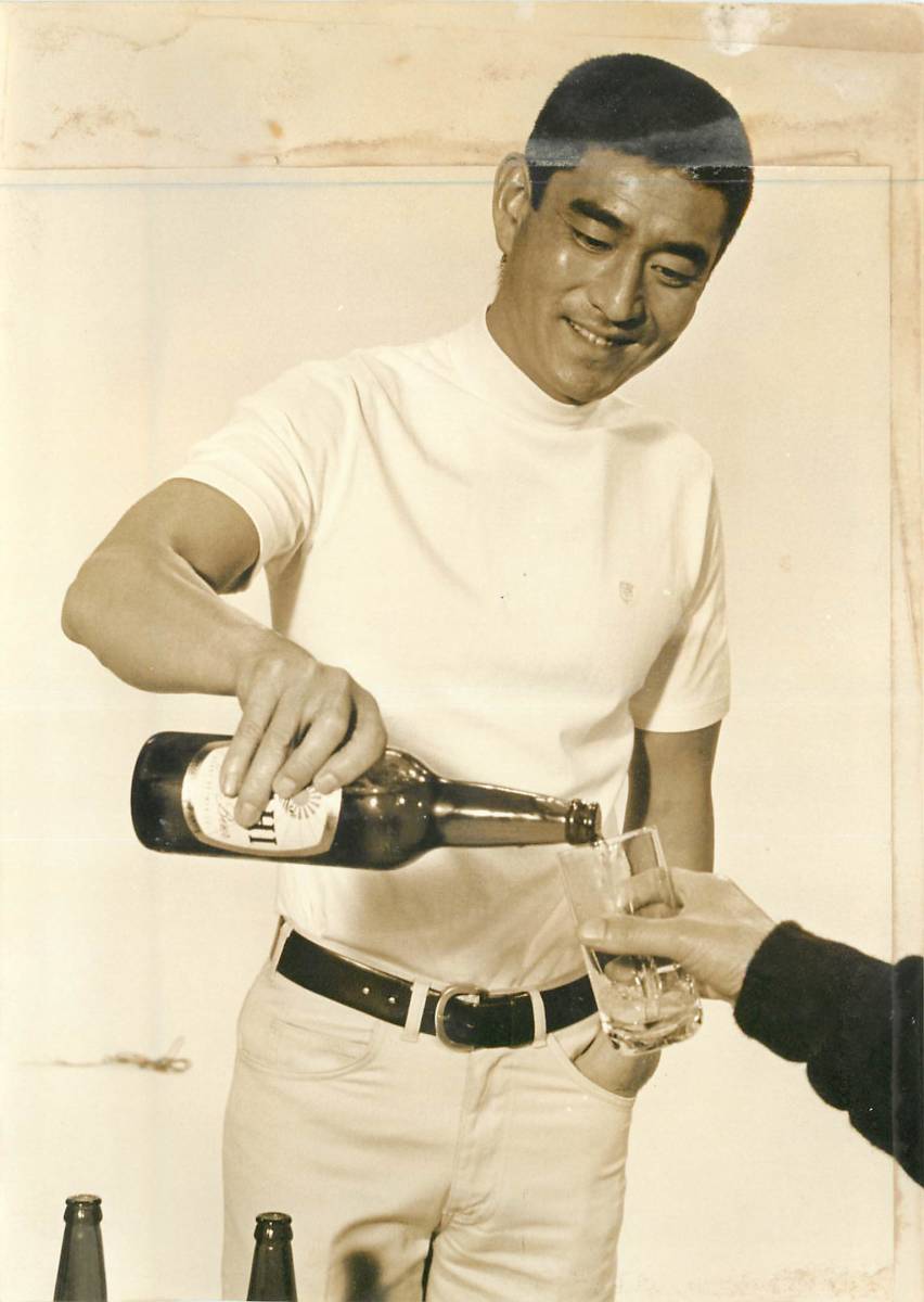 p35731『高倉健』アサヒビールCMスナップ拍卖