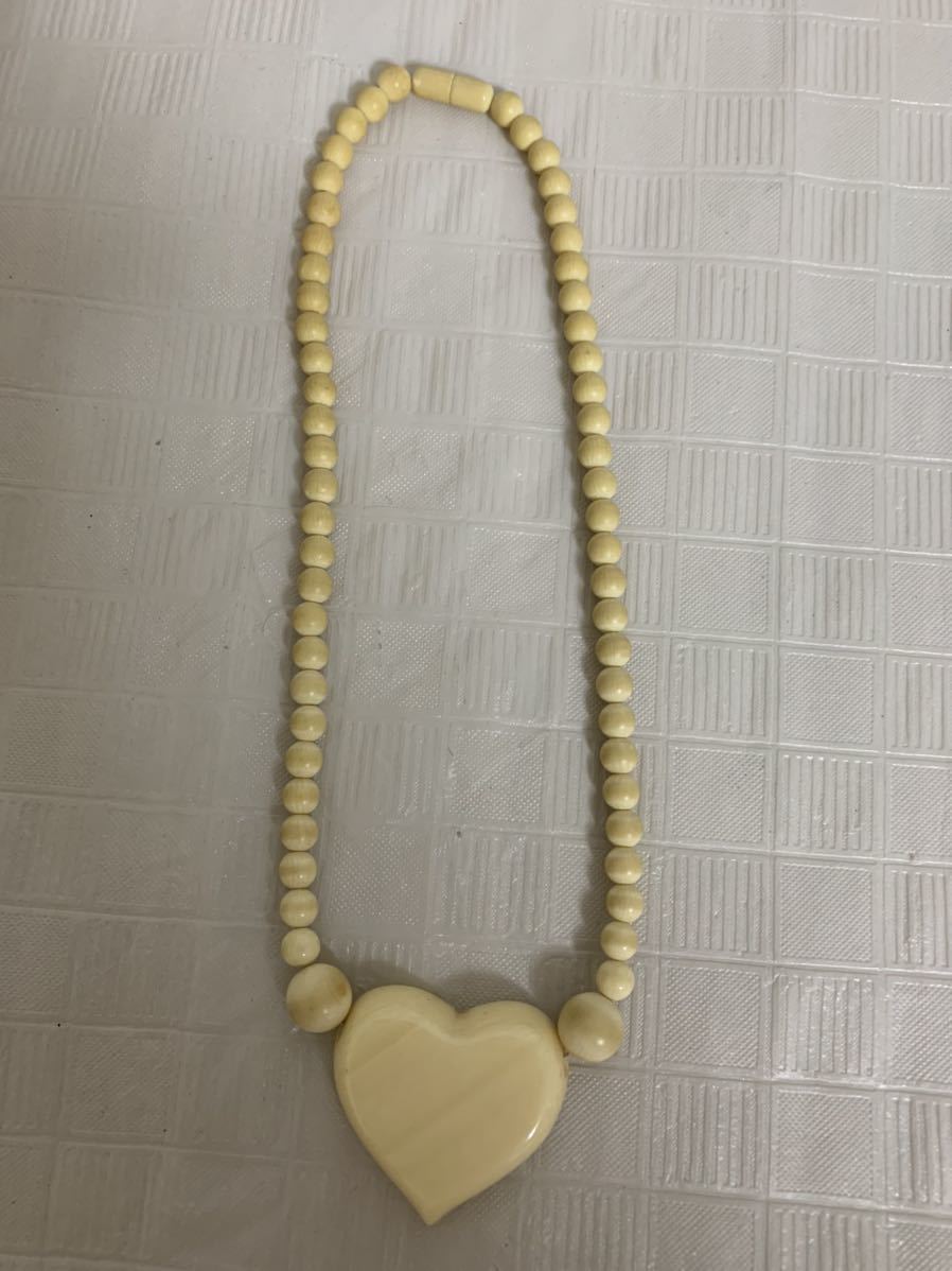 説明文必読/ハートデザイン ネックレス/アクセサリー/首飾り/樹脂 プラ 木製等素材不明/部品取り用/変色小傷汚れ黴等経年/ジャンク扱拍卖