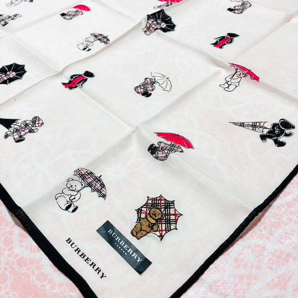 【人気柄】新品/BURBERRY/大判ハンカチ/正規品/バーバリー/綿100%/未使用/即決/匿名発送/ノバチェック/くま/クマ/傘/レディース/58/白/拍卖