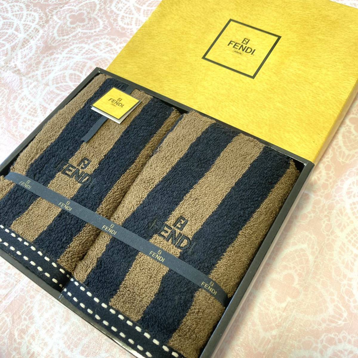 【希少】新品/FENDI/フェイスタオル/2枚/正規品/フェンディ/ズッカ柄/茶系/未使用/茶色/ブラウン/匿名発送/即決あり/ペカン柄/箱なし拍卖