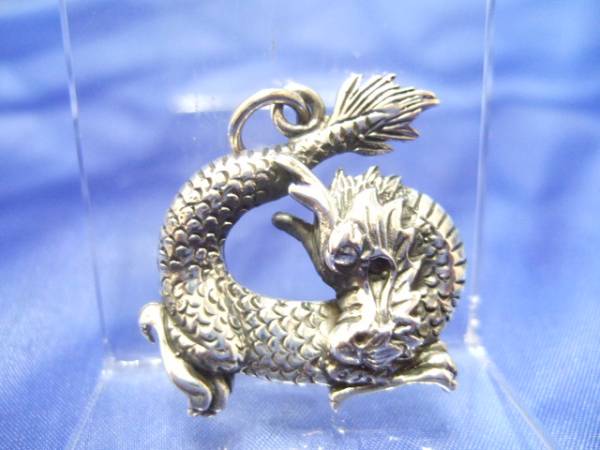 横浜最新 シルバーSILVER925銀♪魅惑のドラゴン龍 6.3g メンズレディース 送料220円ξgtξ ξネックレス7拍卖