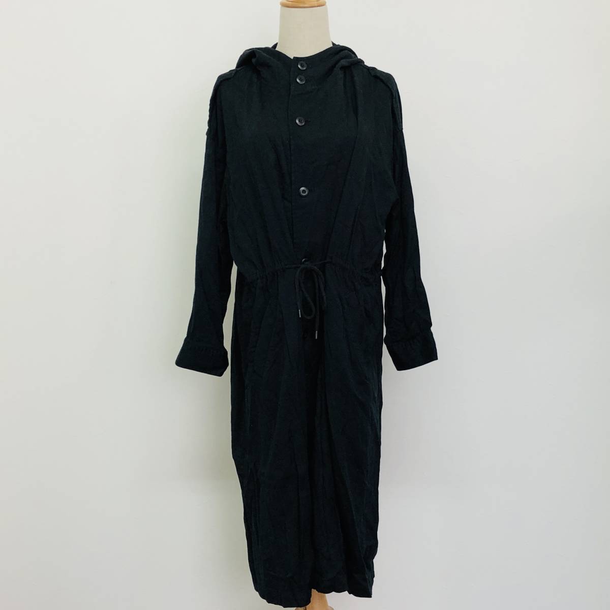 a00499 美品 LOWRYS FARM ローリーズファーム ワンピース シャツ 七分袖 フード付き シンプル ポケット2つ M 黒 ブラック 無地 上質 万能拍卖