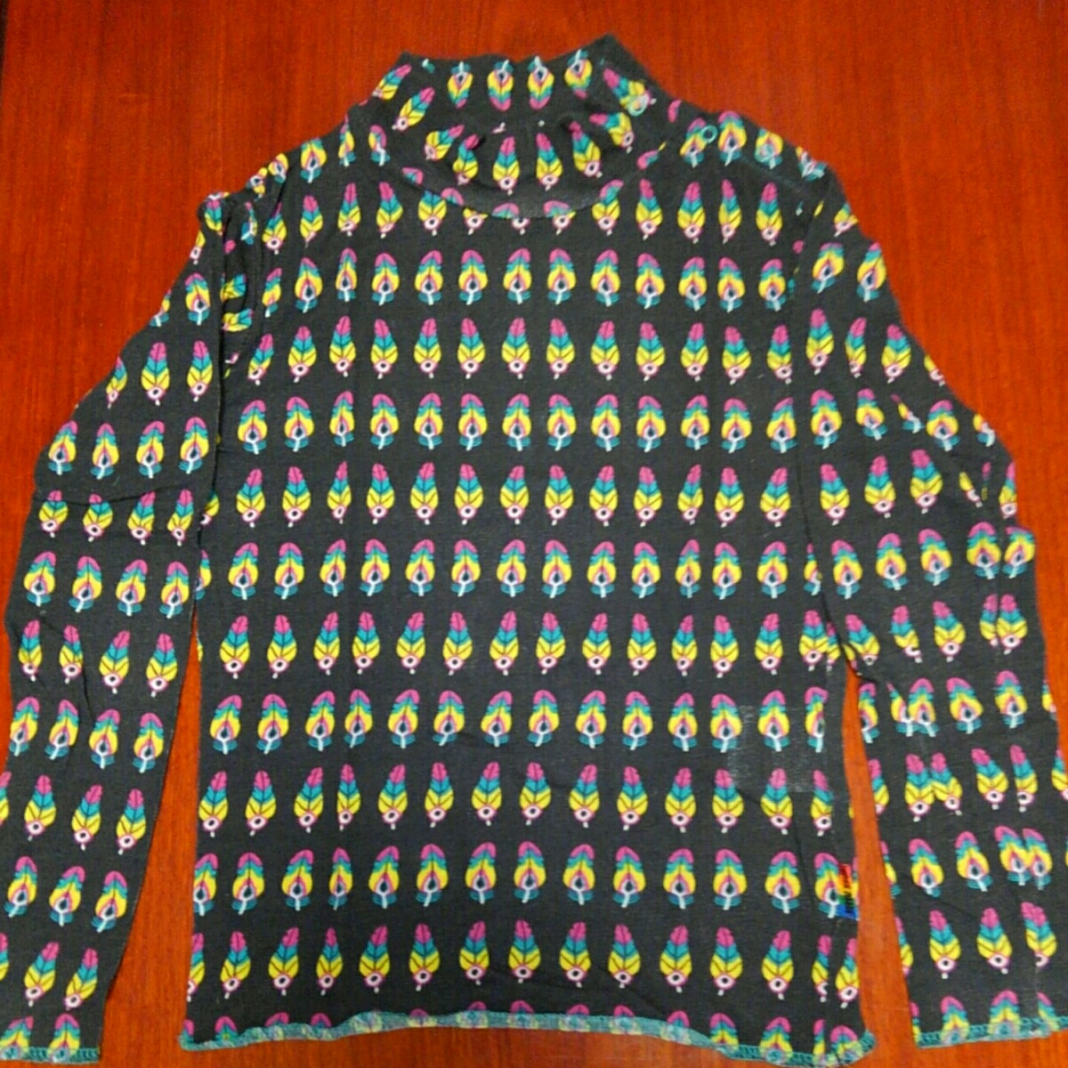 ブーフーウー バックアレイ BACK ALLEY ハイネック長袖Tシャツ ロンT 130㎝ 中古 黒色 はね模様拍卖