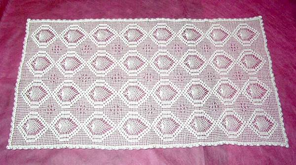 ◆ 繊細・優美◆ レース 編み ◆連続柄テーブルセンター/322 ◆拍卖