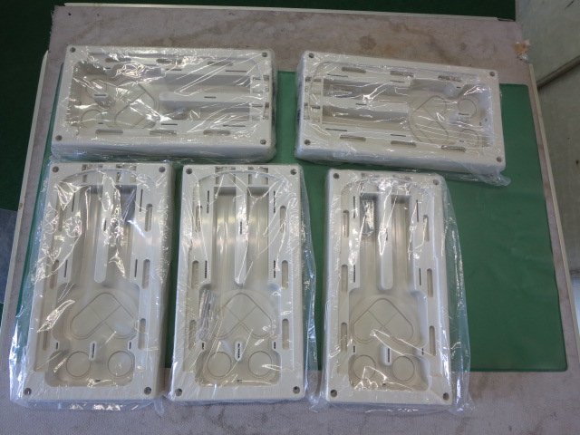 未使用 伊藤電気製作所 カラープレート・計器箱取付板 5台 CM-30A 色:オイスターホワイト(0520GI)8BM-1拍卖