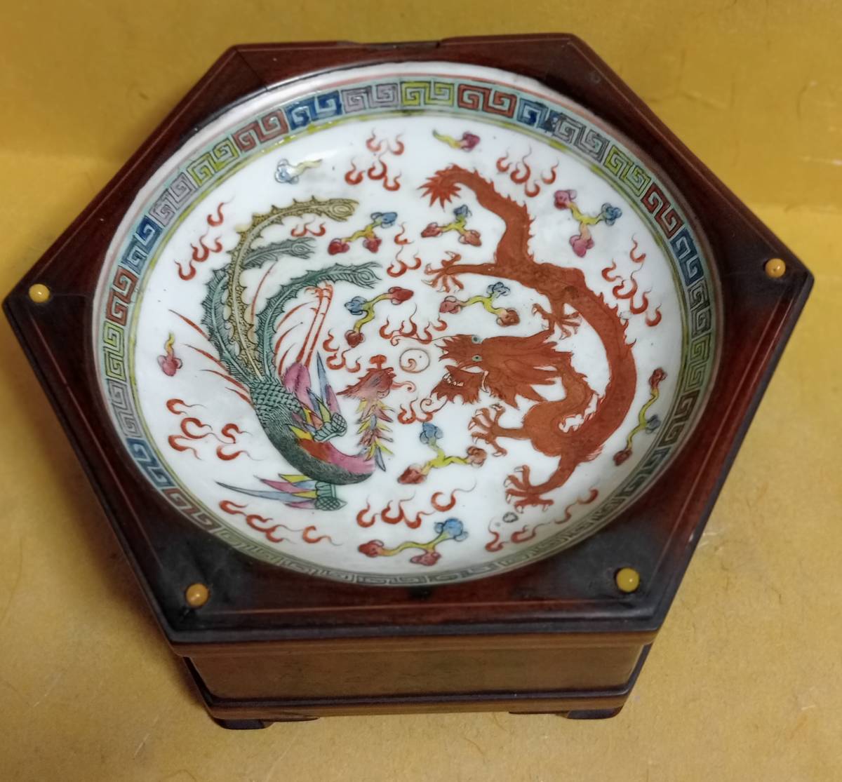 清代 粉彩 龍紋 大清乾隆年製 銘 紫檀箱 唐木箱 清代保証 本物保証拍卖