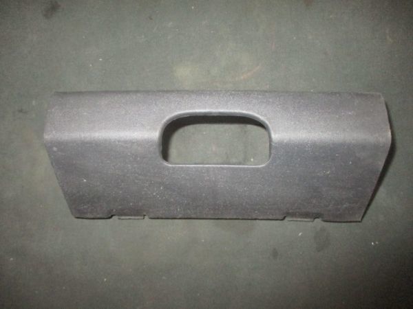 ■ランドローバー レンジローバー フロントバンパー 牽引フックカバー 中古 DPC500280 L322 LM44 部品取あり トゥフック プルフック■拍卖