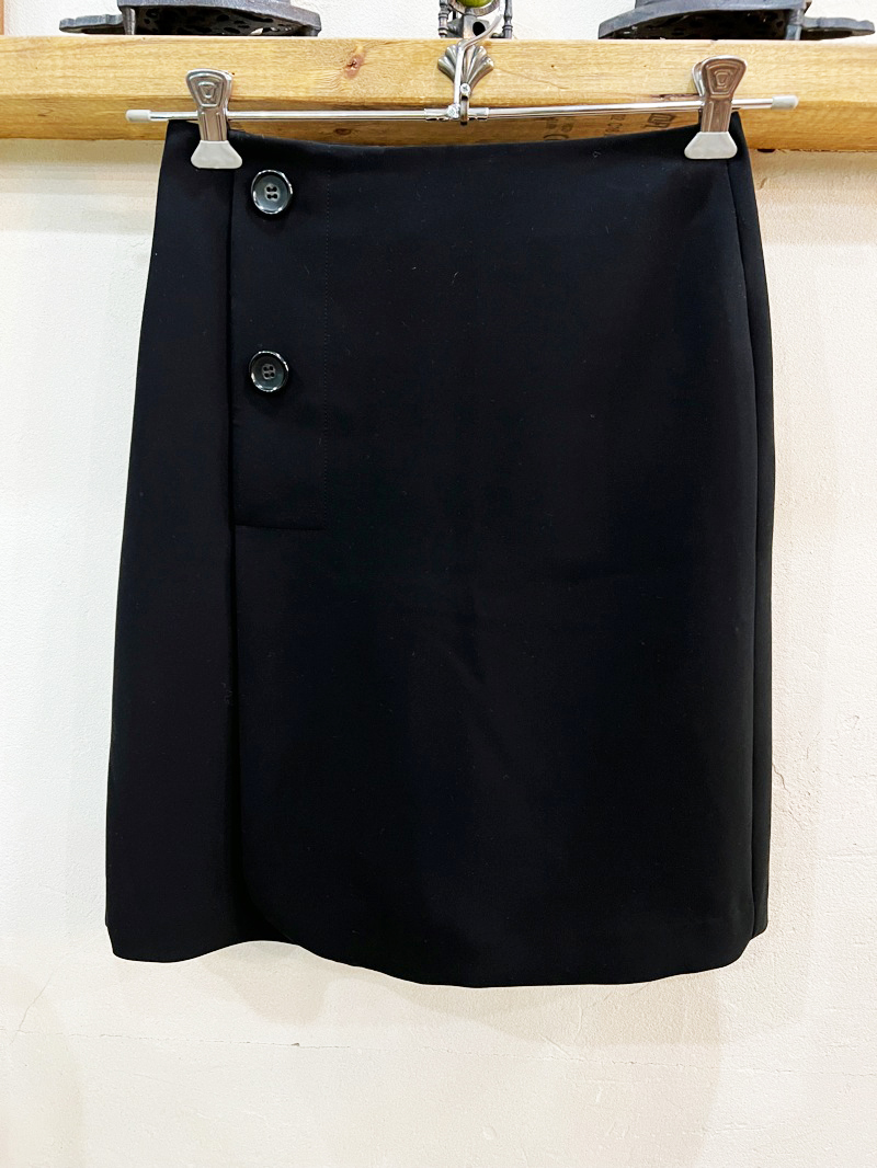 ★FOXEY NEWYORK/フォクシーニューヨーク サイドボタンデザインスカート レディース 38 ブラック カジュアル USED ★拍卖