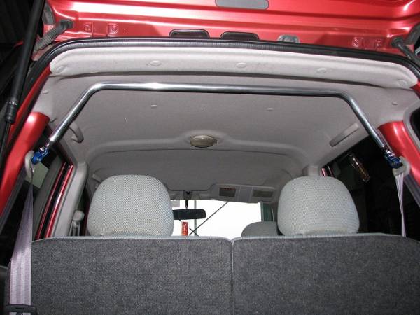 プレオ(RV,RA1,2系)リヤピラーバー SU0040-PIE-00 (天井に沿わすスクエアタイプ)(新品箱入り、税込み)拍卖