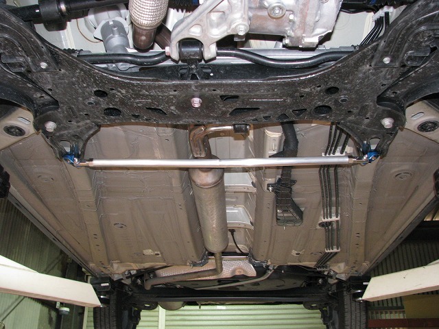 クロスビー(MN71Sの2WD車専用)フロントモノコックーバー(税込み価格)拍卖