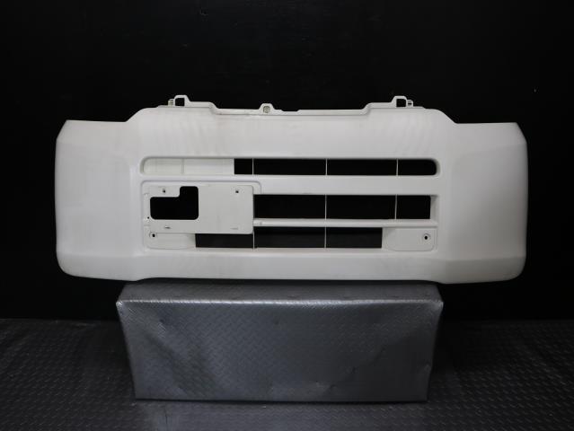 NV100クリッパー U71V フロント バンパー 62651-6A03H 3EN拍卖