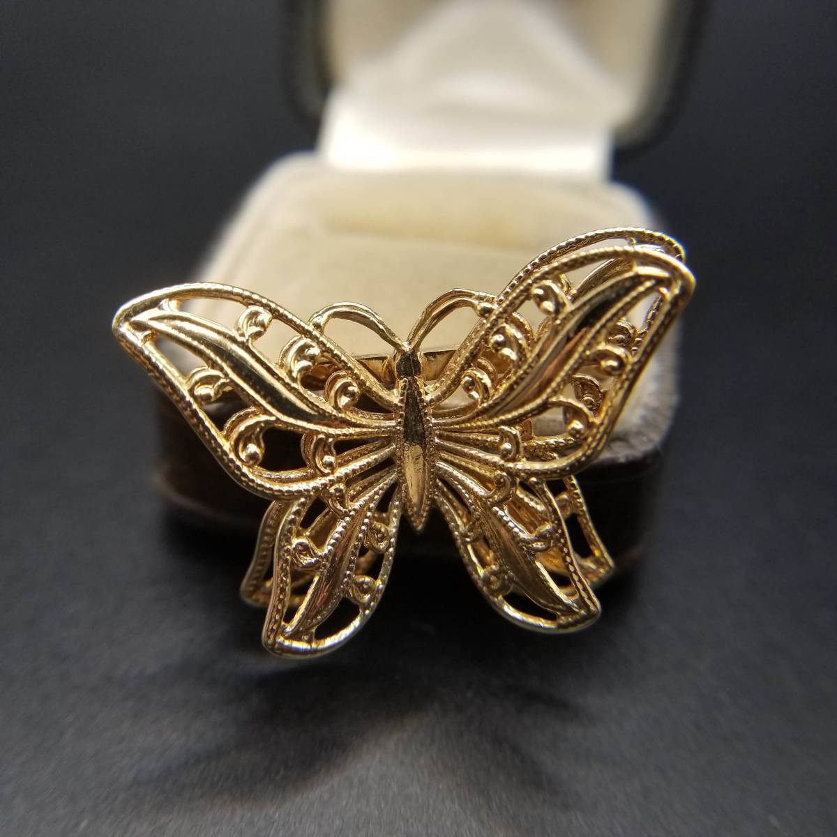 NAPIER 蝶々 モチーフ フィリグリー 透かし ビンテージ ブローチ ゴールドメタル レトロ コスチューム ジュエリー 輸入 YAR拍卖
