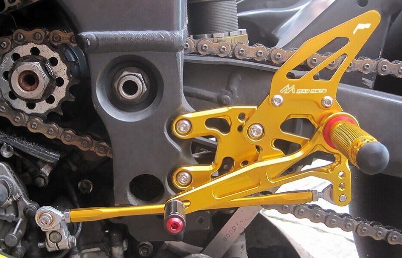 ☆限定特価 ZX10R 高品質 バックステップ ポジション4段階調整 2004~2005 ゴールド Ninja拍卖