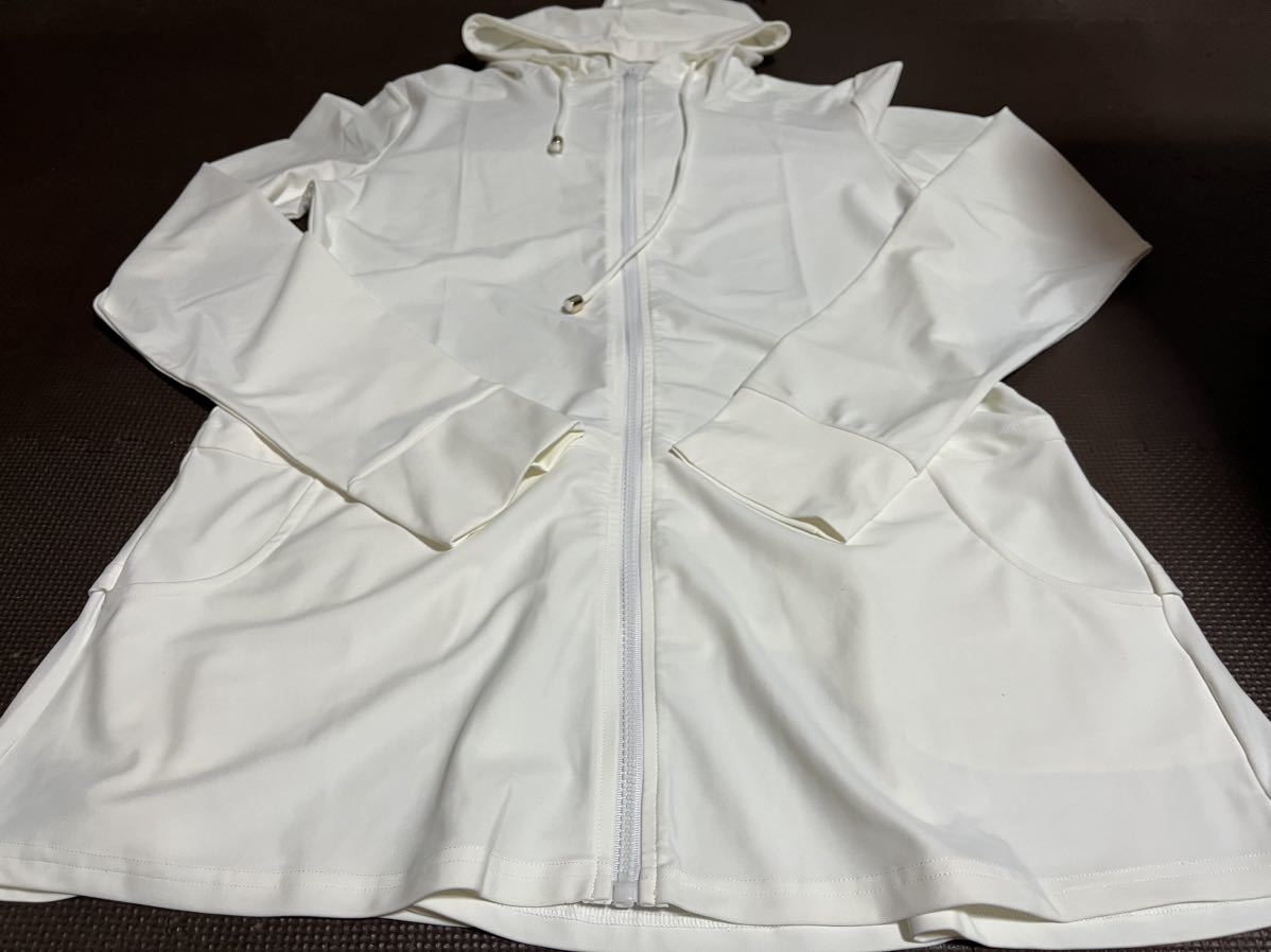 新品、白バッグフリル、ラッシュガード サイズ9M拍卖