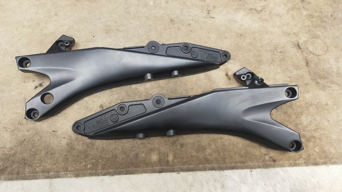 スズキ GSX-R750 2007 k7 リアフレーム シートフレーム 左右セット拍卖