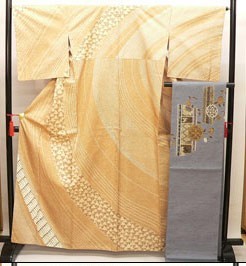 中古 良品 牛首紬 訪問着 正絹 薄茶色 帯付き 保証書あり拍卖