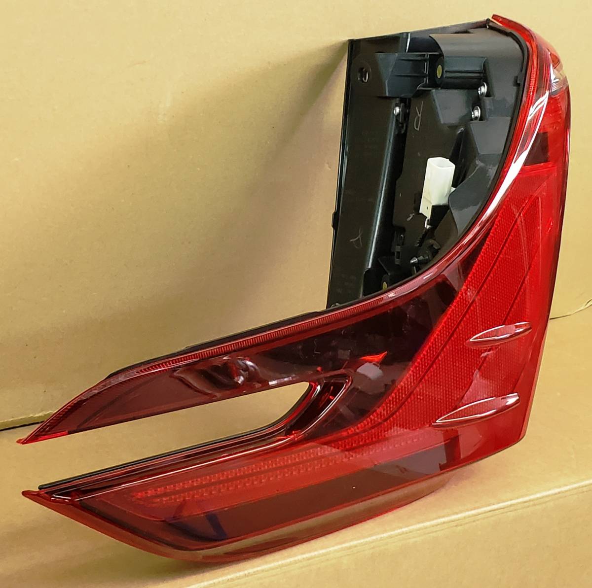 純正■アルファード ◆AYH30/GGH30/AGH30系◆テールランプ Assy 右側◆純正品番:81550-58180■中古美品拍卖