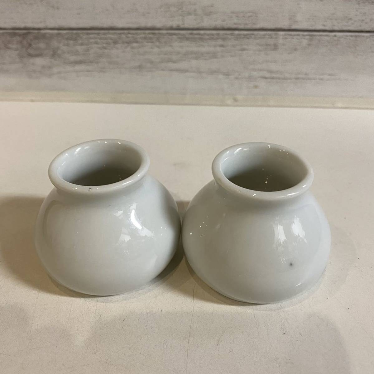 白 陶器製 小壺 楊枝入れ 楊枝スタンド 調味料入れ 薬味入れ 2個セット 和食器拍卖