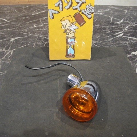 特価品!!B181155J-20 純正ウィンカーマーカー39mmフォーク取付ブラケット付き1個96 年以降ダイナ.スポーツ.ハーレー.HARLEY拍卖