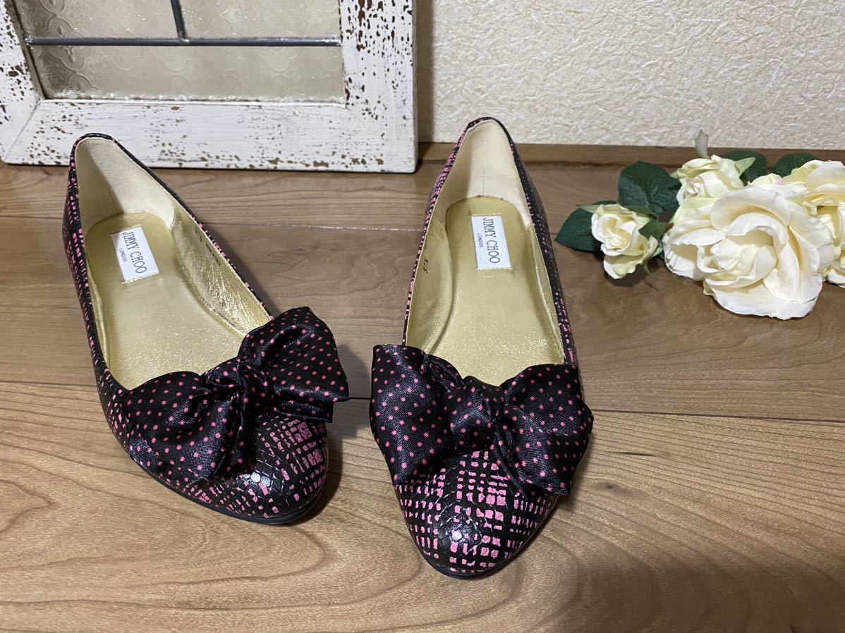 新品☆JIMMYCHOOジミーチュウ☆リボンが可愛い本革フラットパンプス37.5ローファー24.5cmピンク黒チェック柄ロゴ入りプレート付きお洒落♪拍卖