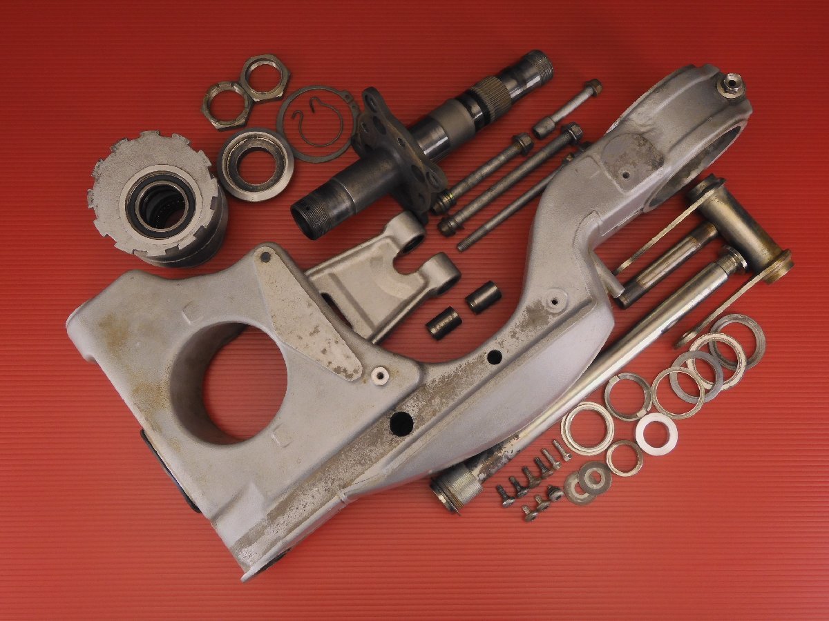 140【評価A】 TRIUMPH デイトナ T595 純正 片持ち スイングアーム プロアーム シャフト 類 リアショック リンク おまけ拍卖