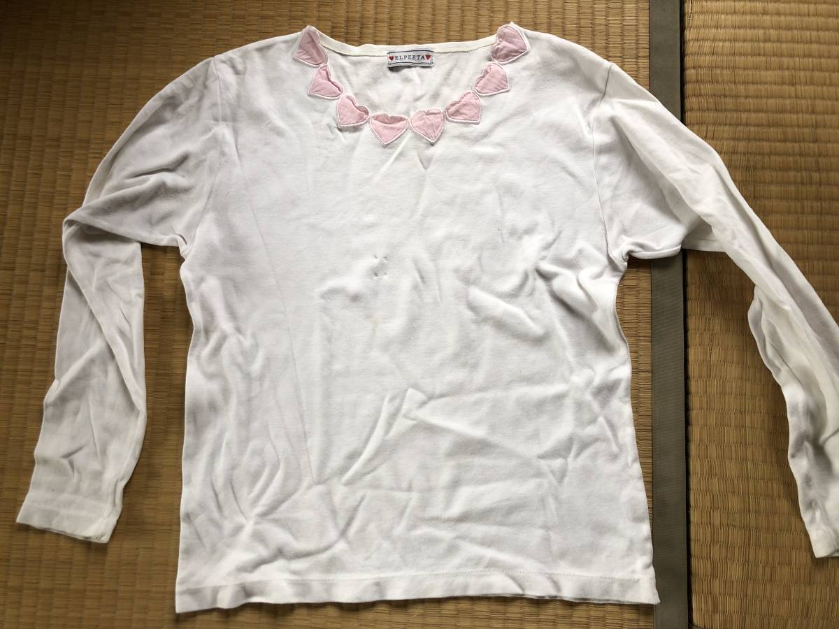 ピンクのハート付き長袖Tシャツ拍卖