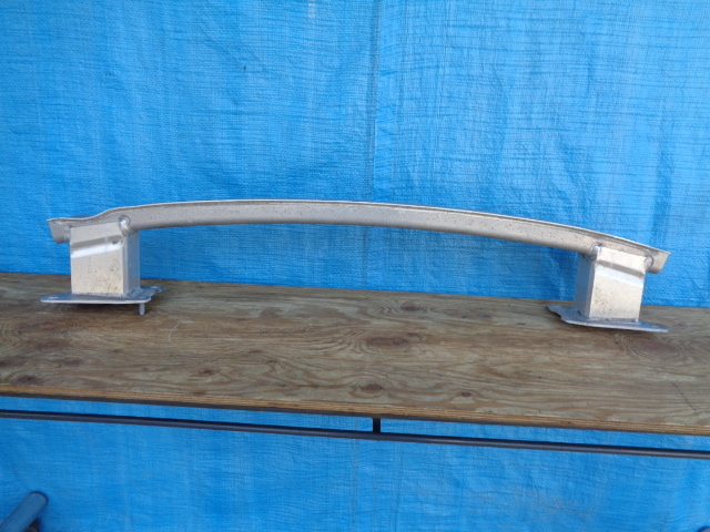 ☆AZ802 アウディ A4 8W リア ホースメント 8W0807309拍卖