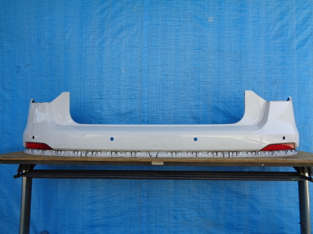 ☆AZ972 アウディ Q2 81A リアバンパー 白 81A807511 81A807385拍卖